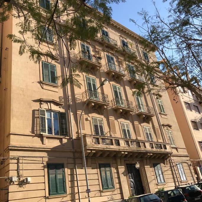 Bibi Appartamento A Due Passi Dal Tribunale Centro Палермо Екстериор снимка